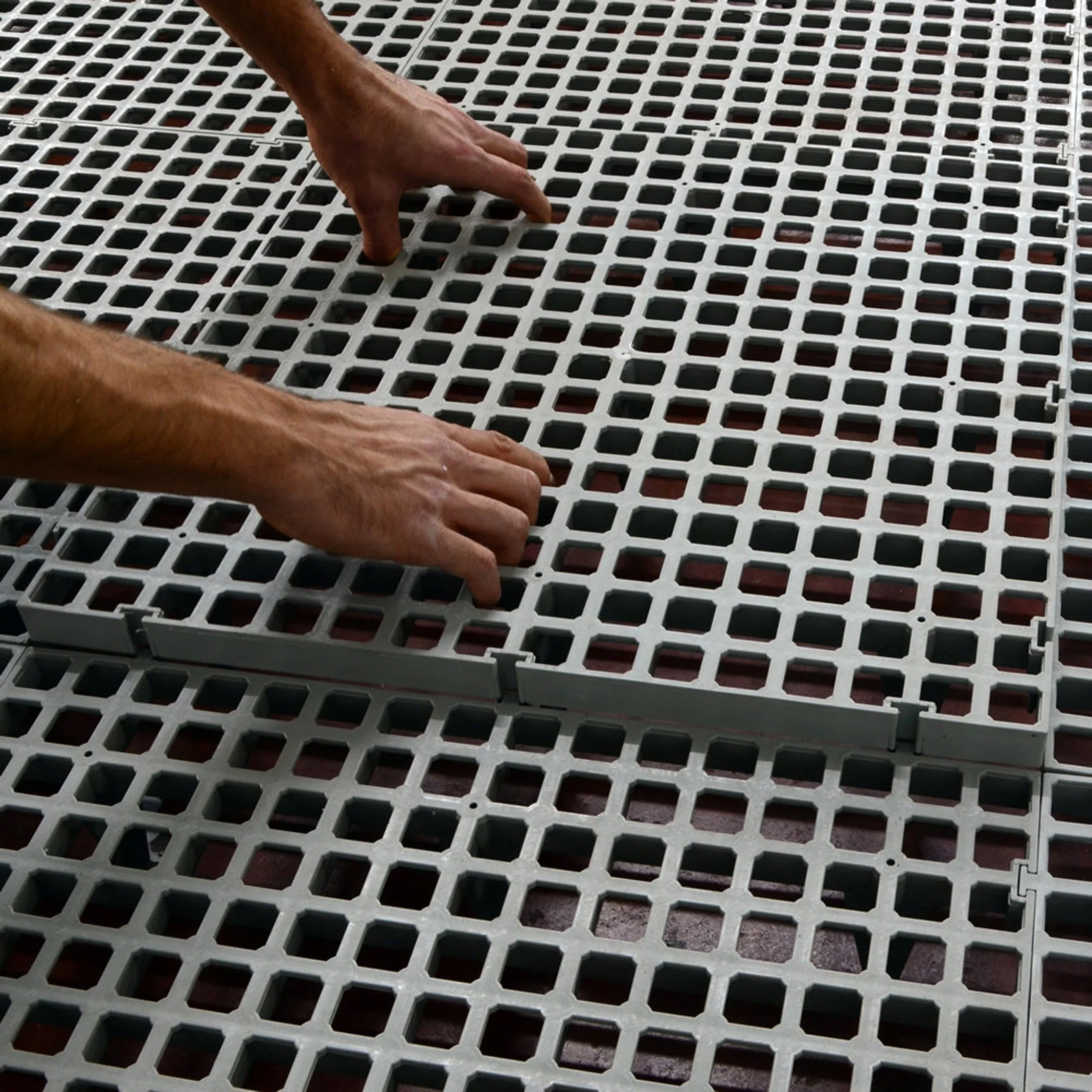 Slat Flooring - Small Hole (Legs: Short) - Image 6